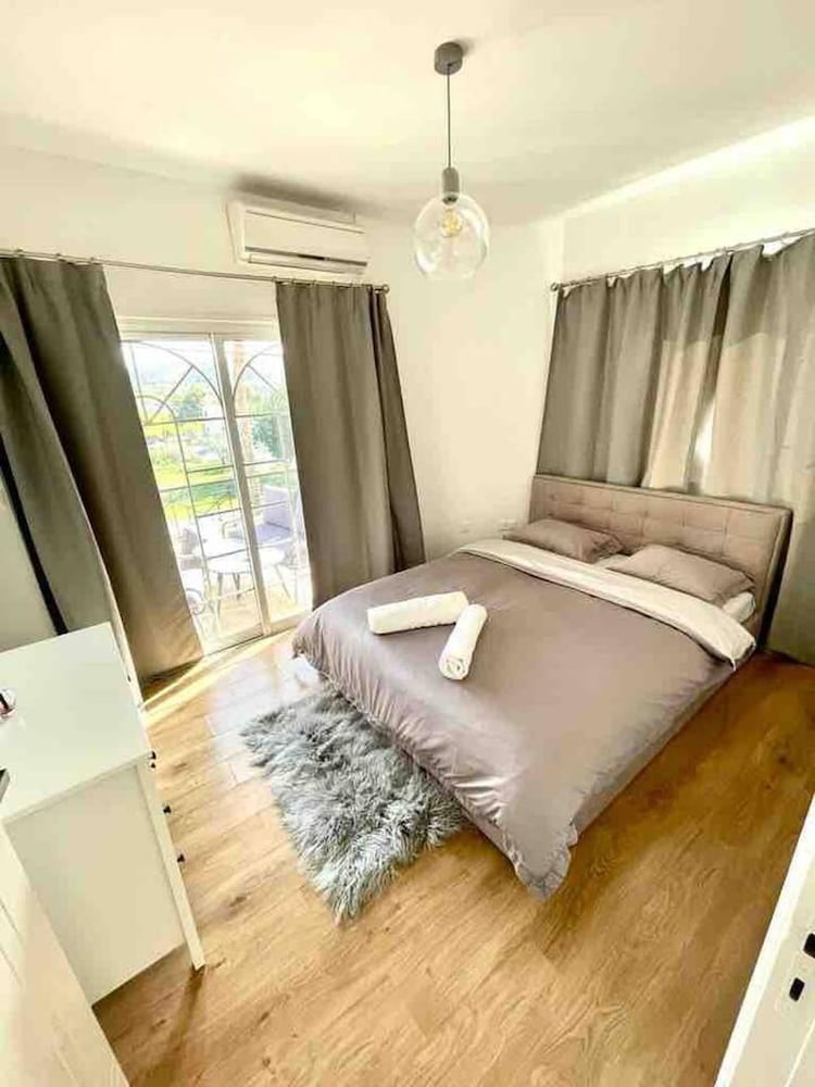 Amazing 4-bed Villa in Limassol