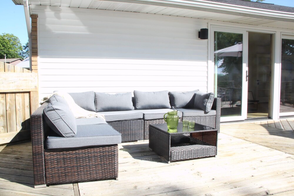 Miner Lake Lakefront Beach Cottage for Family Fun