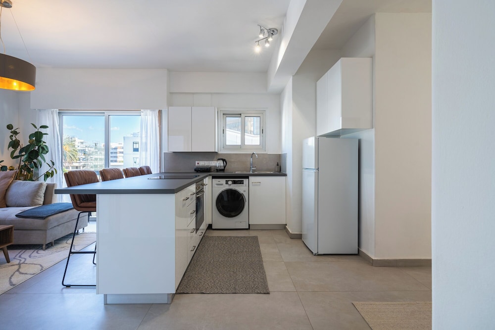 Elegant City Central Suite