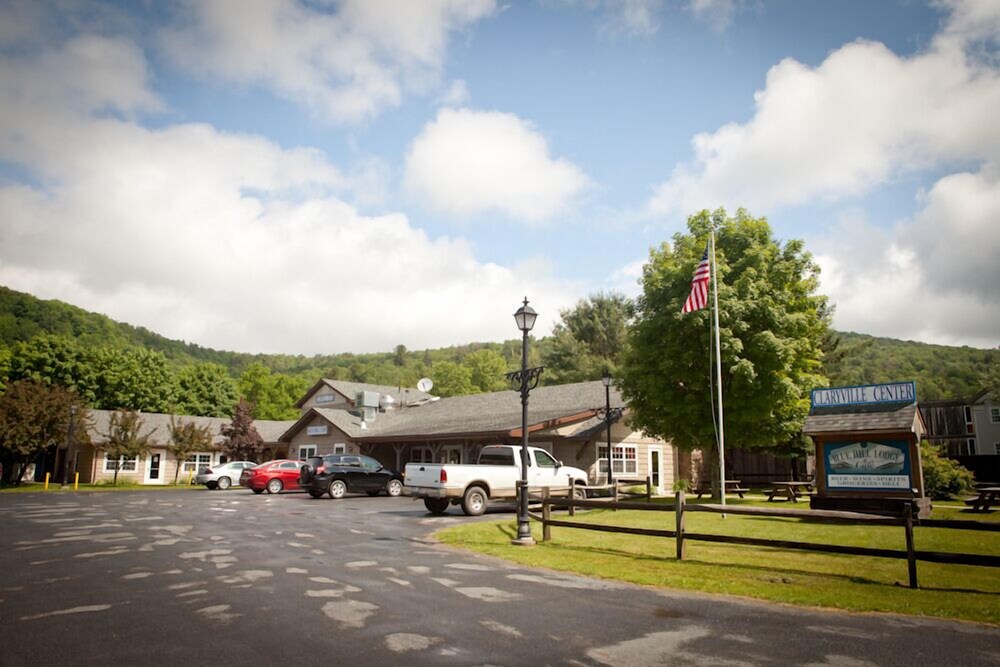 Blue Hill Lodge