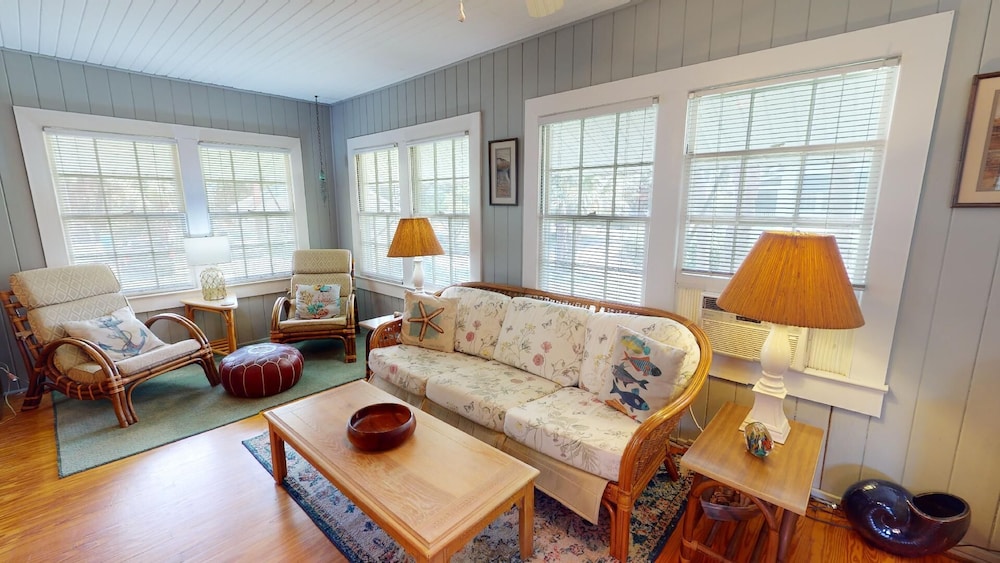 1111 2nd Avenue by Tybee Vacation Rentals