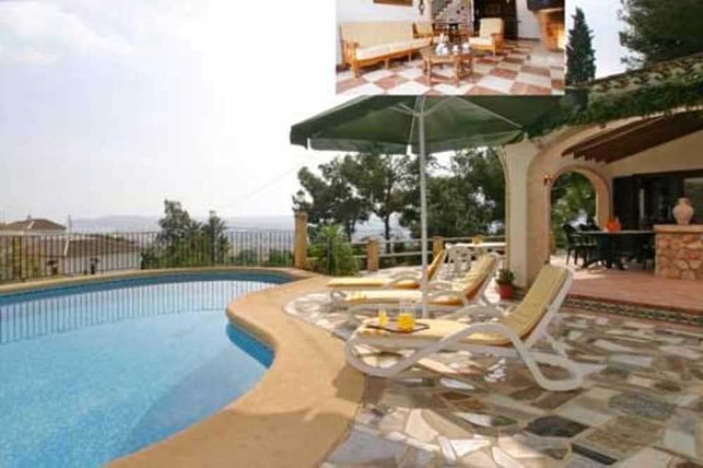 Bonestar in Javea With 5 Bedrooms and 2 Bathrooms