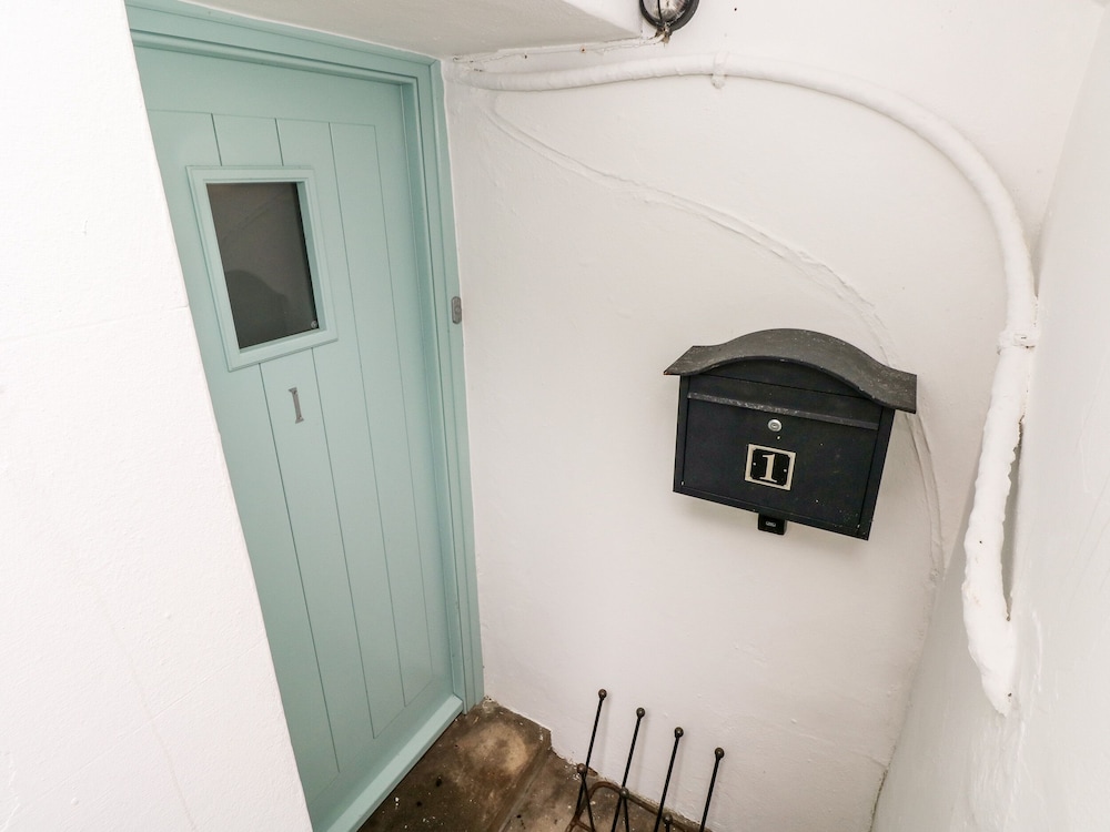 Flat 1, Belmont