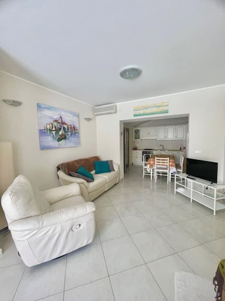 Delightful Villa With Garden and Pool in Albarella