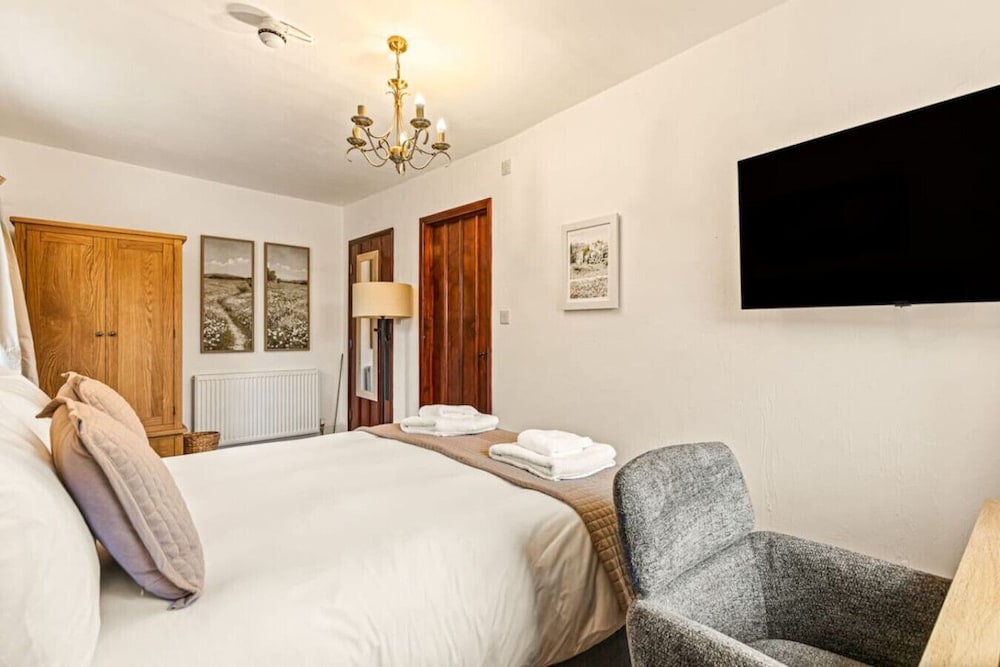 The George Inn Hotel Rooms - Room 6