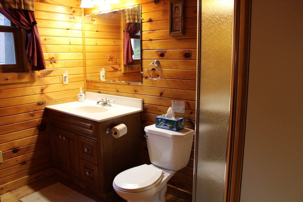 Hominy Ridge Cabins and Gift Shop
