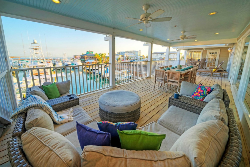 Sailfish & Blue Marlin Buyout by Avantstay 2 Units, Marina Front + View, Patio