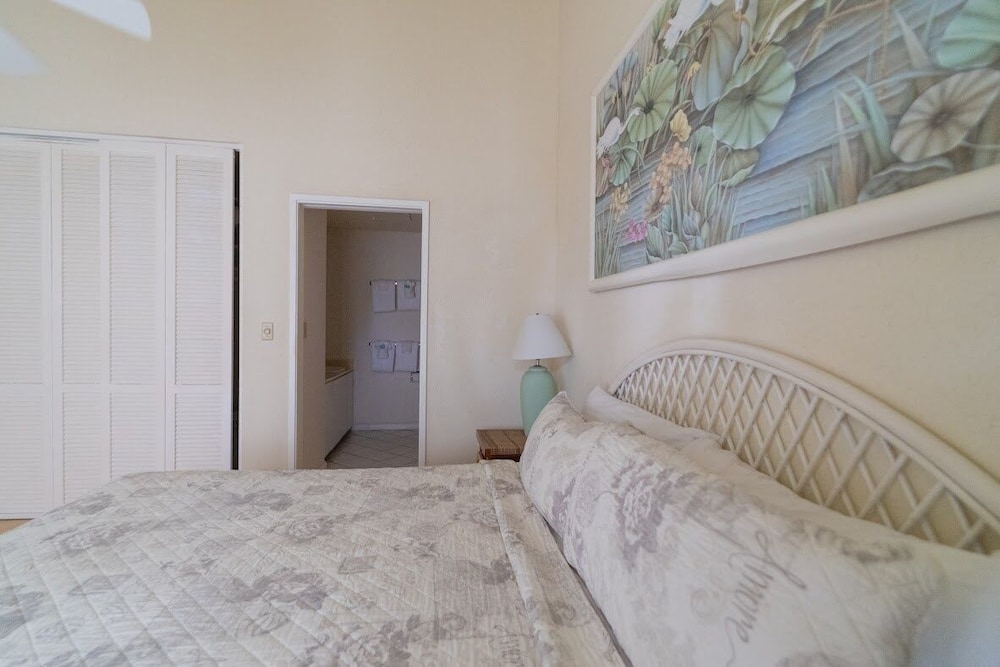 Turtle Bay Bird Of Paradise**ta-052128819201 2 Bedroom Condo by RedAwning