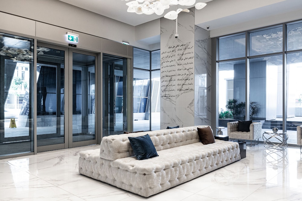 GLOBALSTAY. J One Tower Apartments