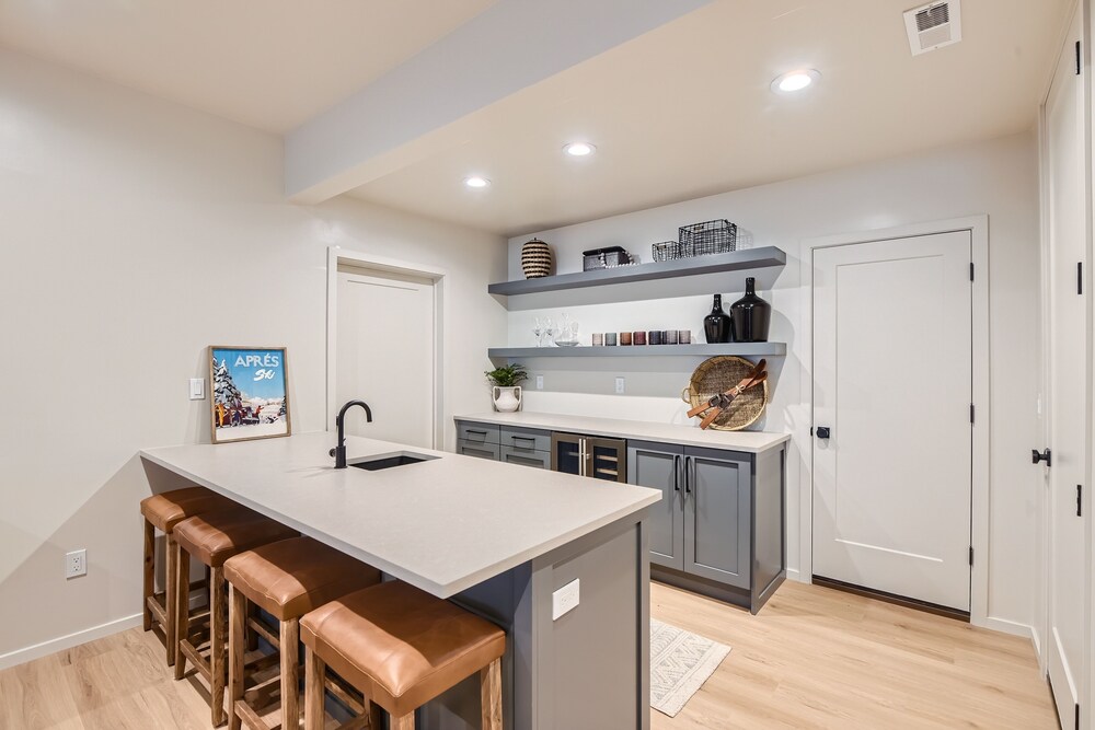 Gemini's Mountain Retreat! Free Shuttle To Dv Gondola! 4 Bedroom Home by RedAwning view 5