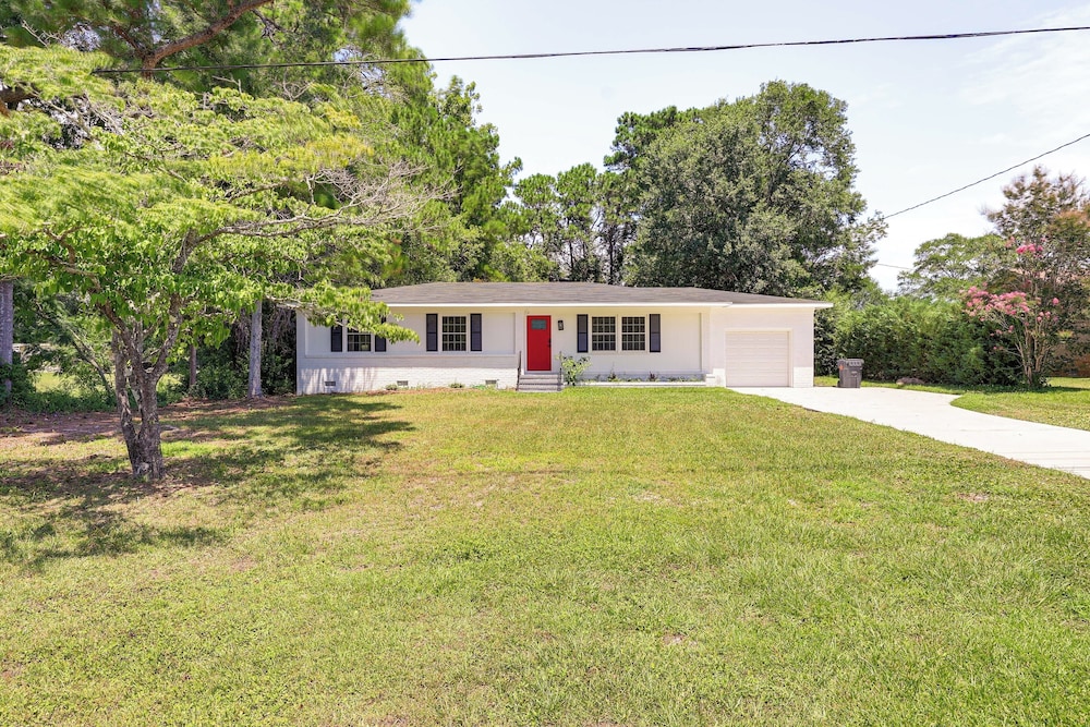 Updated Wilmington Home Near Intracoastal Access