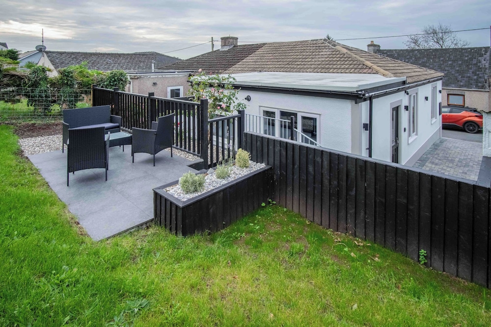 Wiston Street - 2 Bedroom Holiday Home - Pembroke