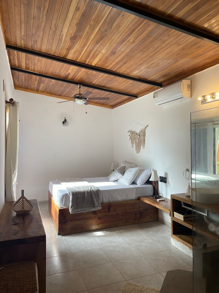 Beach Villa Santa Teresa view 3