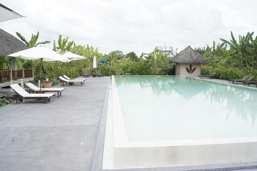 Mekong Riverside Boutique Resort & Spa