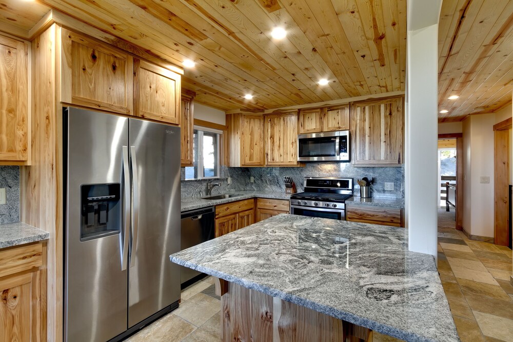 Tall Pine Chalet 3 Bedroom Home