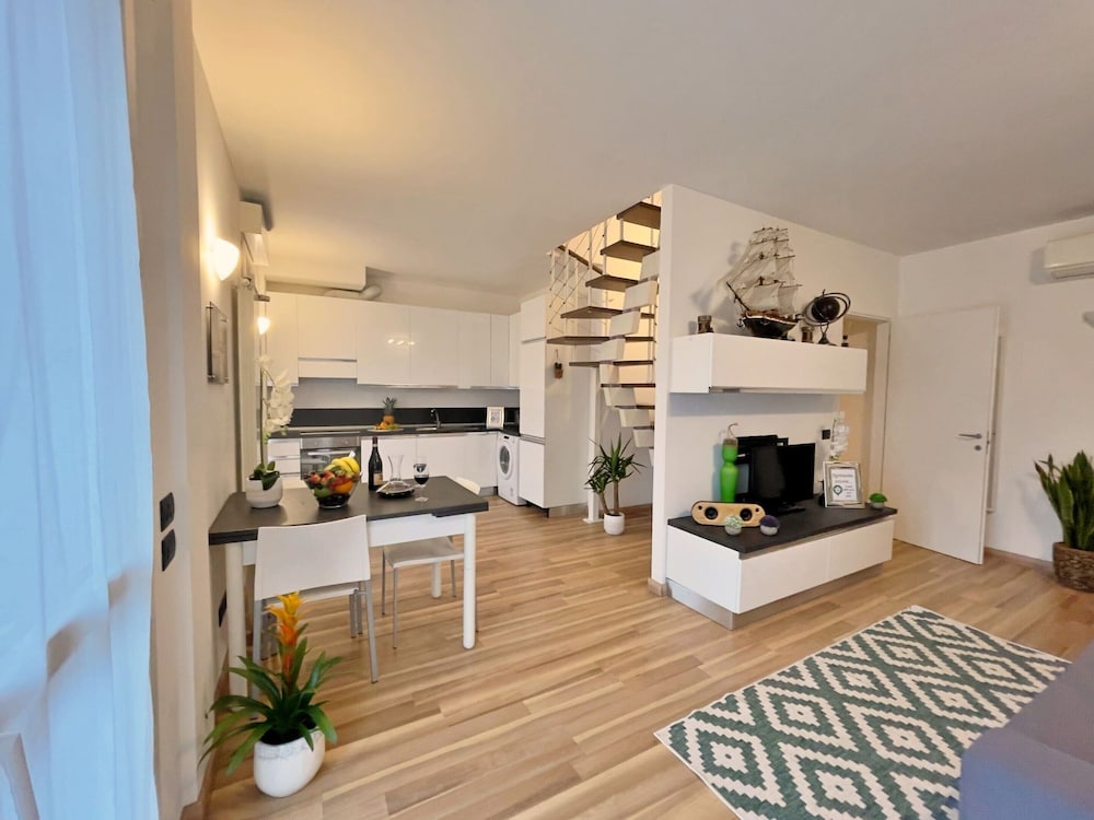 Chic Apt Near Piazza Duomo, Milan