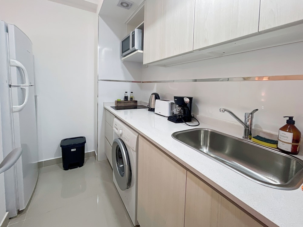 Ayres Suites Moreno