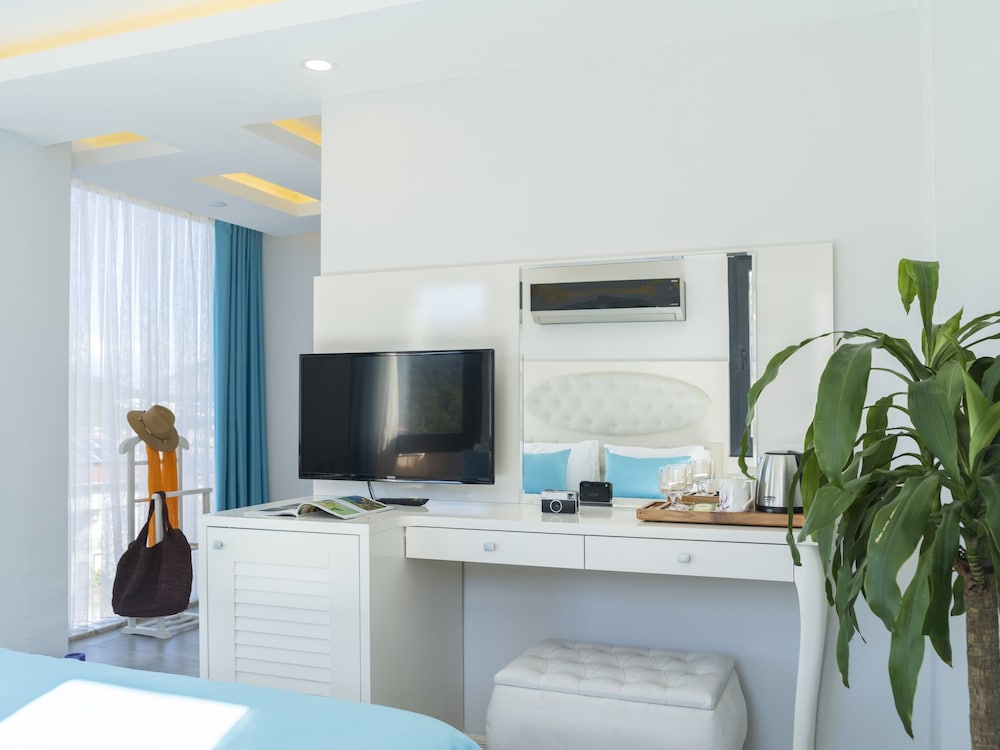 Monastery Suites Hotel - Image 15