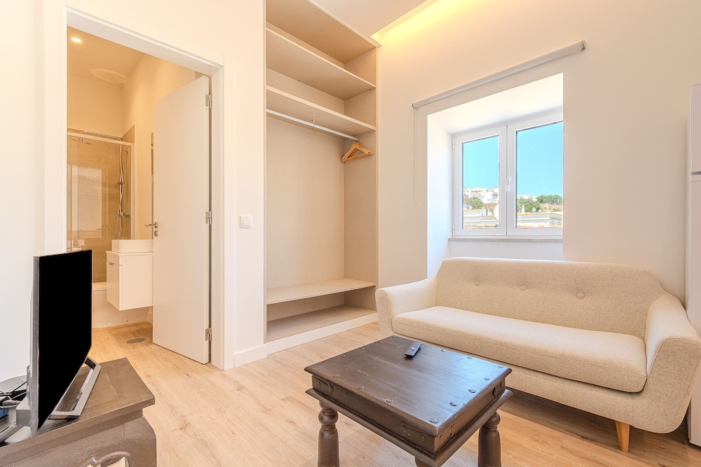 Downtown Studio Apartment G