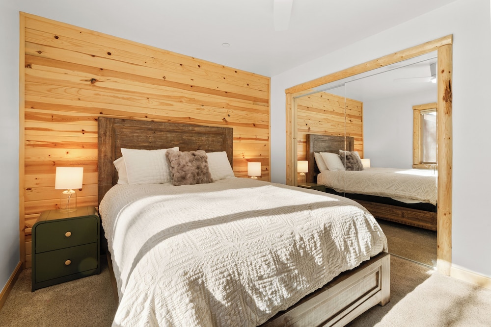 Acorn Cabin