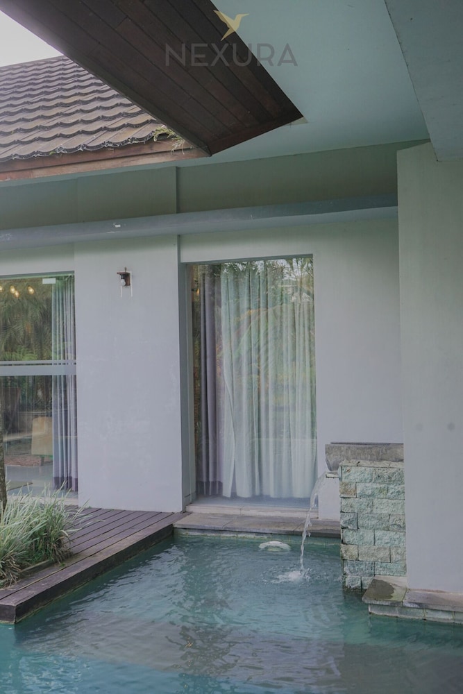 Jambu Klutuk Resort