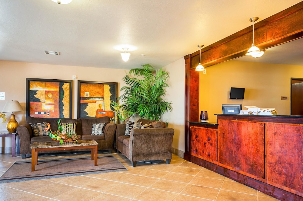 Morgan City Vacations - Quality Inn  Suites Franklin - Property Image 1