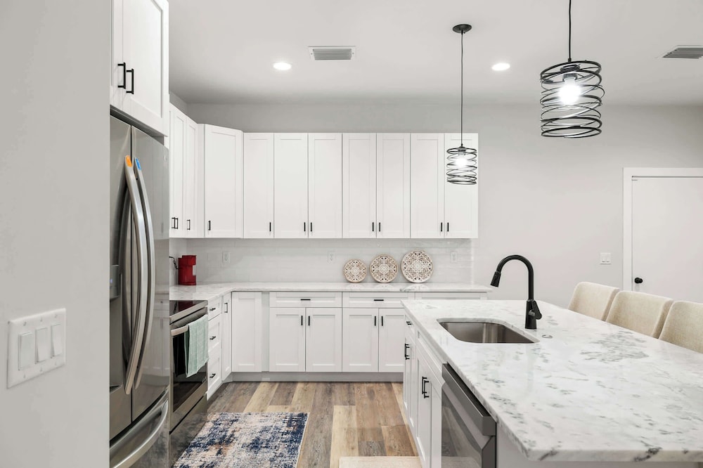 New Build in Old West 3 Bed, 2 Bath Family Rental