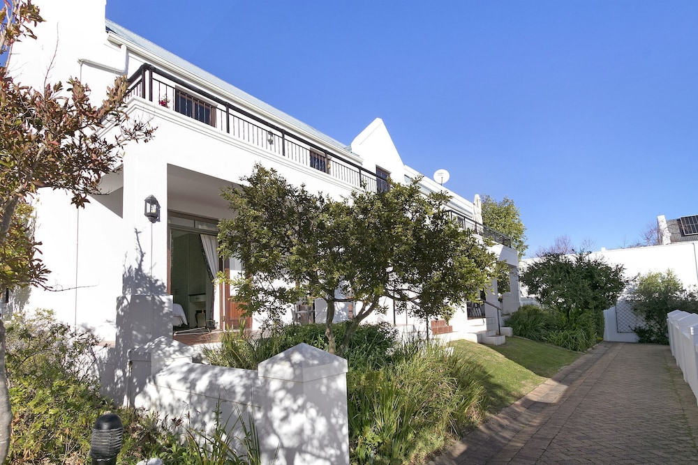 Winelands Golf Lodges at De Zalze