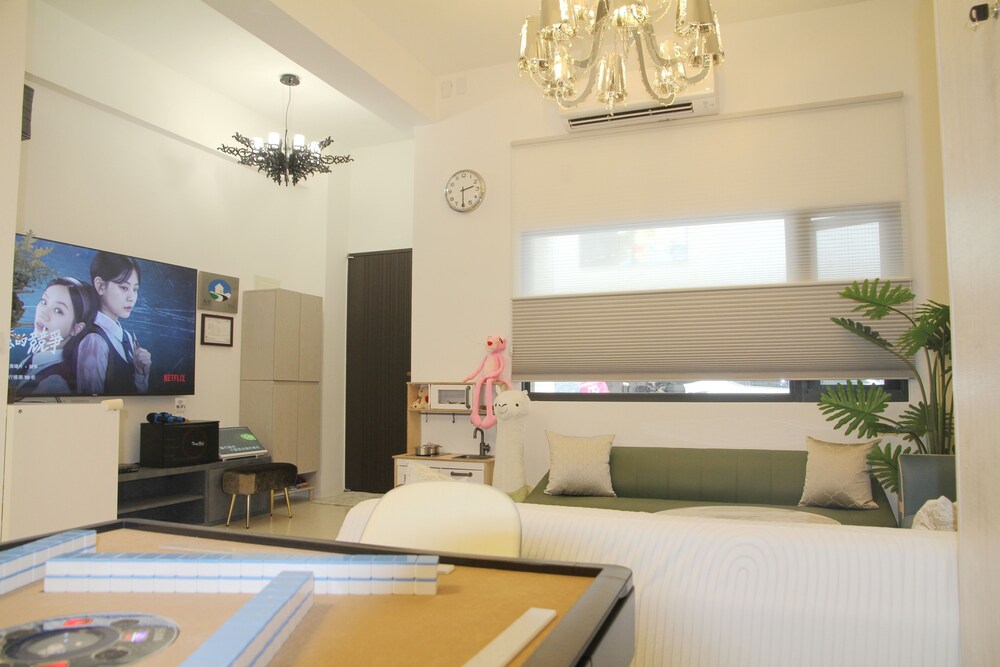 Mooon House