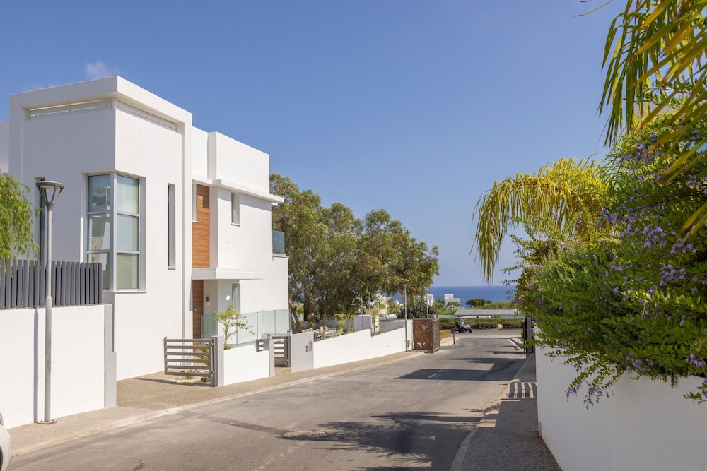 Protaras Leomi Seaview Villa
