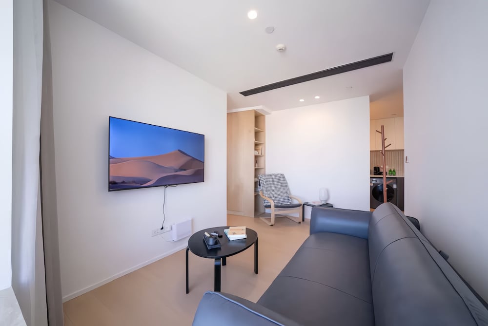 Shanghai Hills & Fan Stay