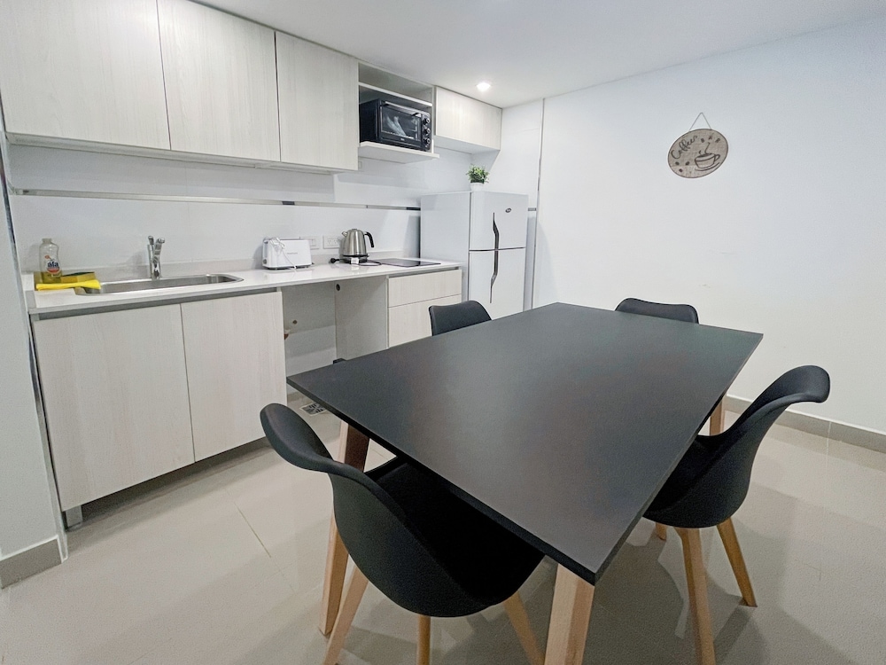 Ayres Suites Moreno