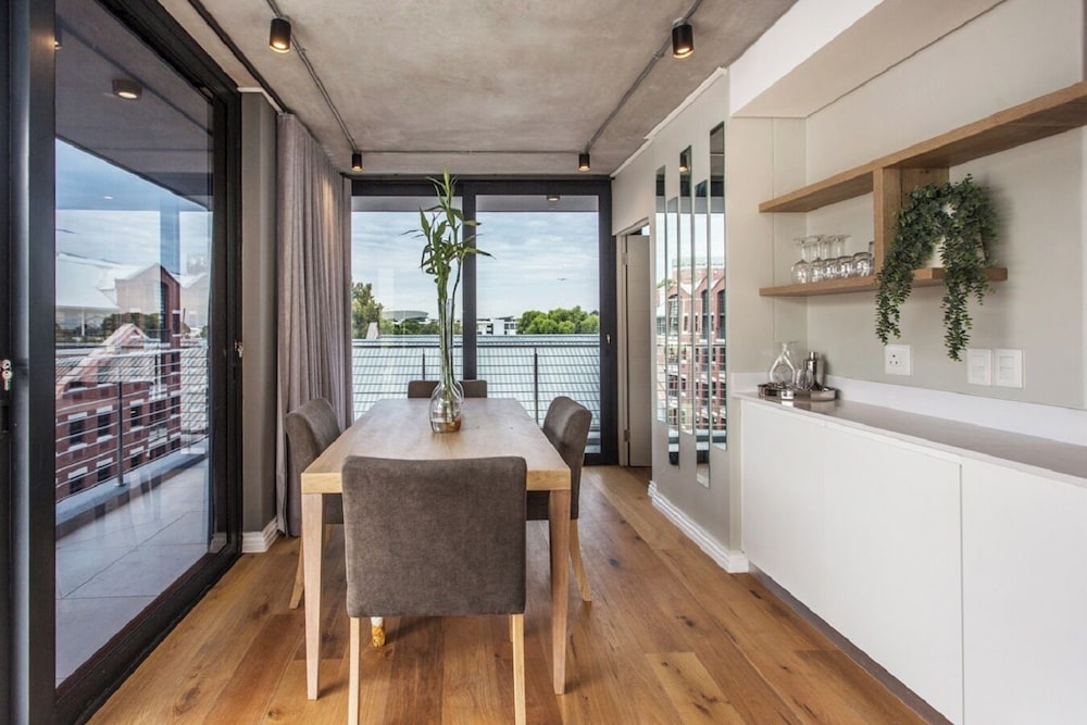 Docklands Deluxe Apartments by ITC Hospitality