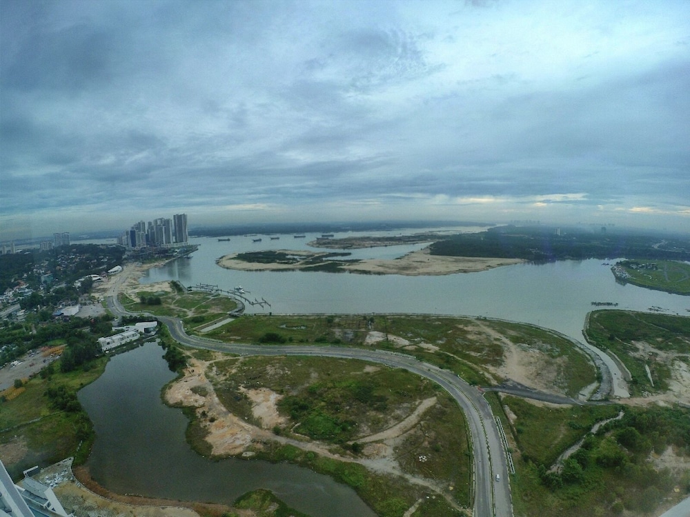 City Living with Panoramic Sea Views at Danga Bay