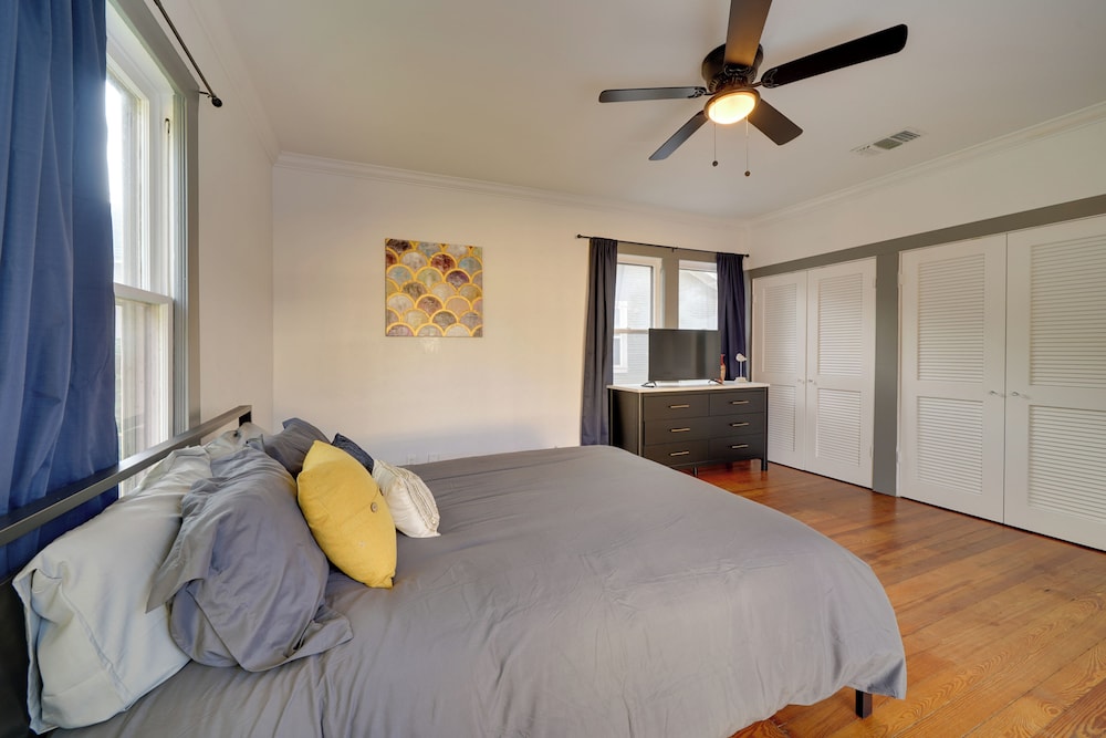 4 Mi to Downtown! Cozy Bungalow in San Antonio