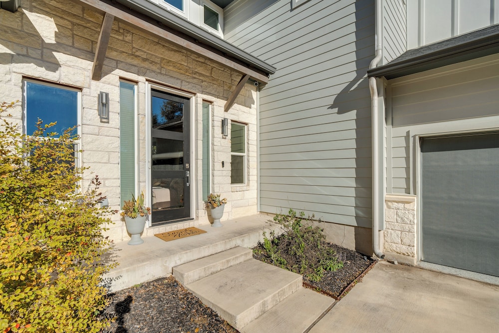 21 Mi to Dtwn: Spacious Home in Austin Suburbs!