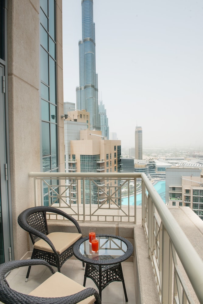 Dream Inn Dubai – 29 Boulevard with Private Terrace