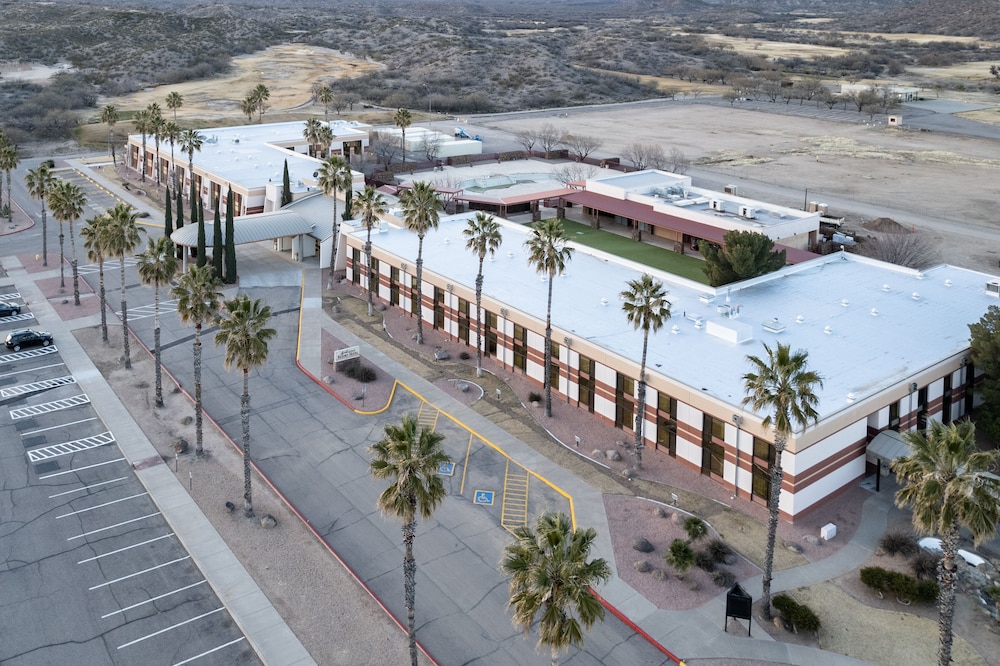 Apache Gold Resort Hotel