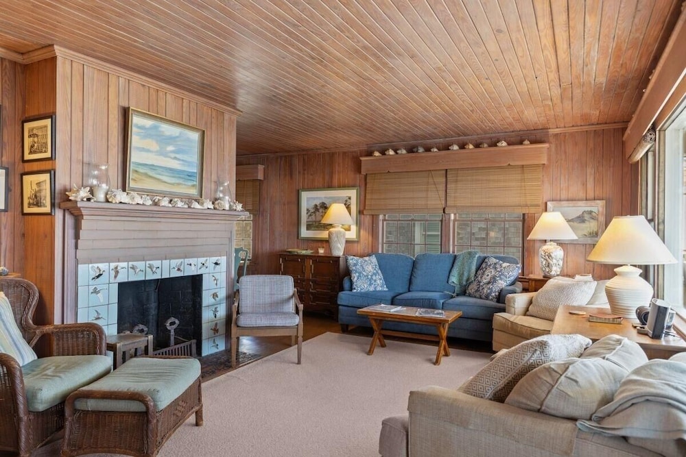 Sutton Cottage 5 Bedroom Home
