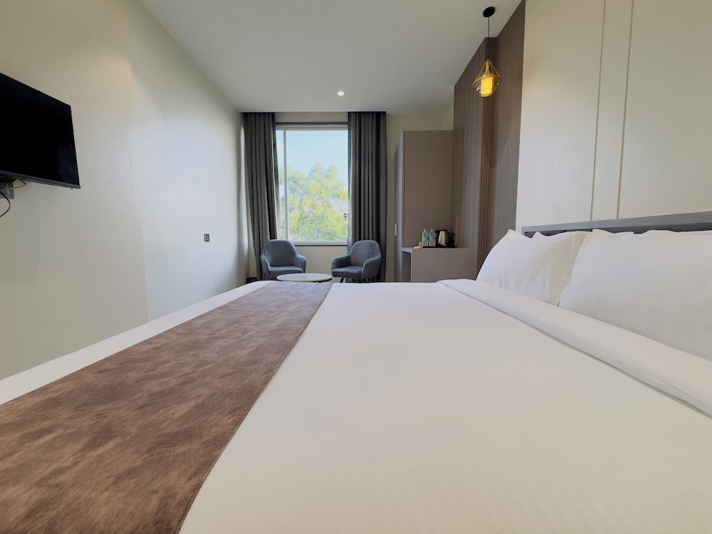 Travinities Hotel Avni Palace