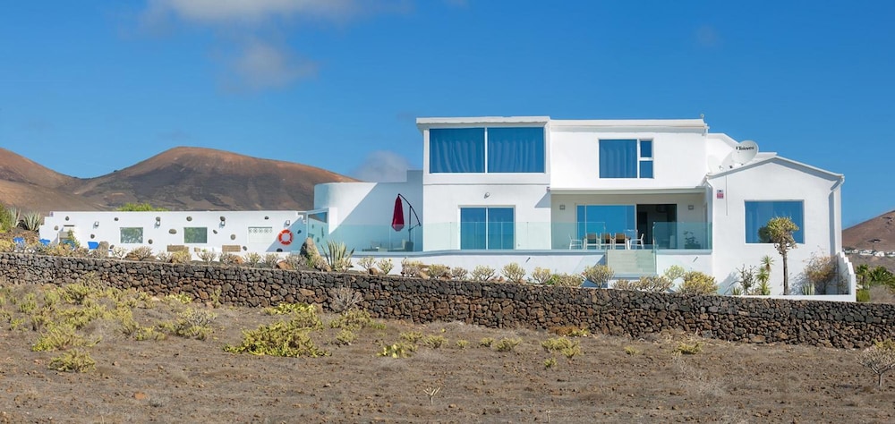 The View in T as With 4 Bedrooms and 4 Bathrooms