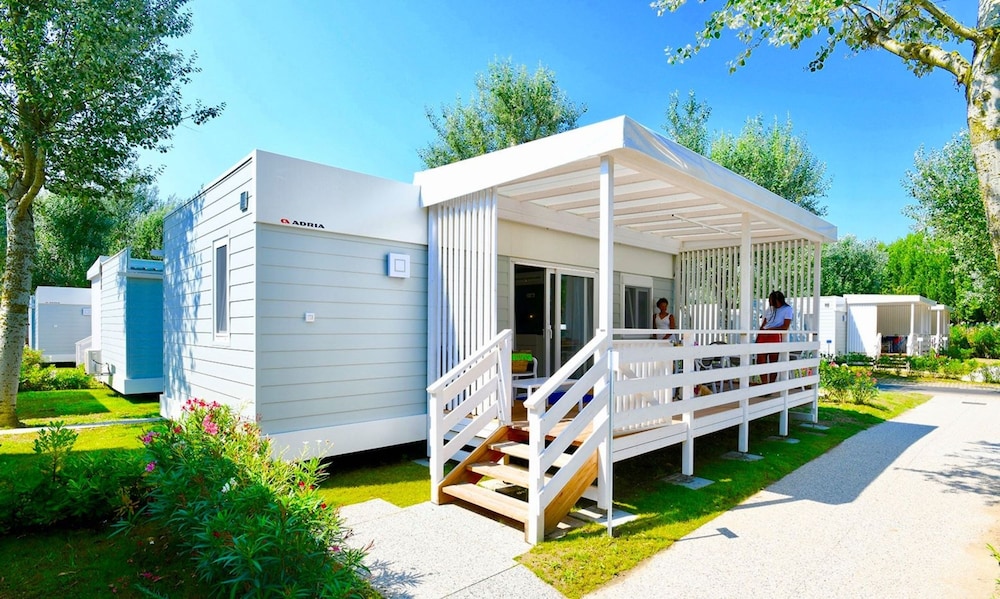Isamar Holiday Village