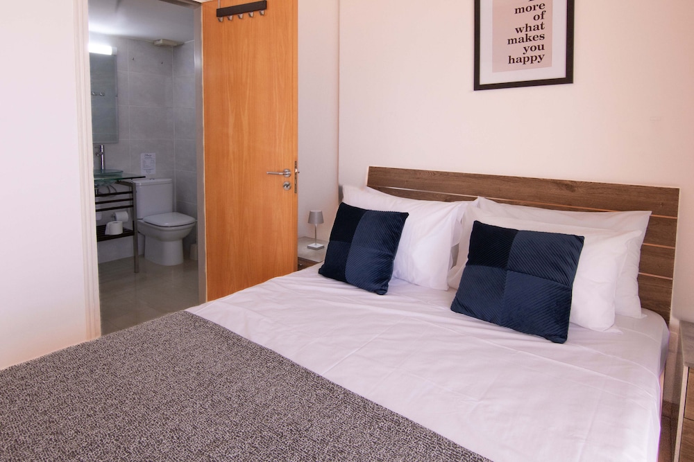 Phaedrus Living: Beachfront Villa Spiaggia