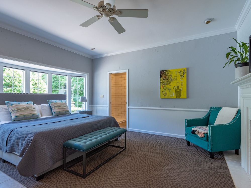 Bloomington Vacations - The Yellowwood - Property Image 4