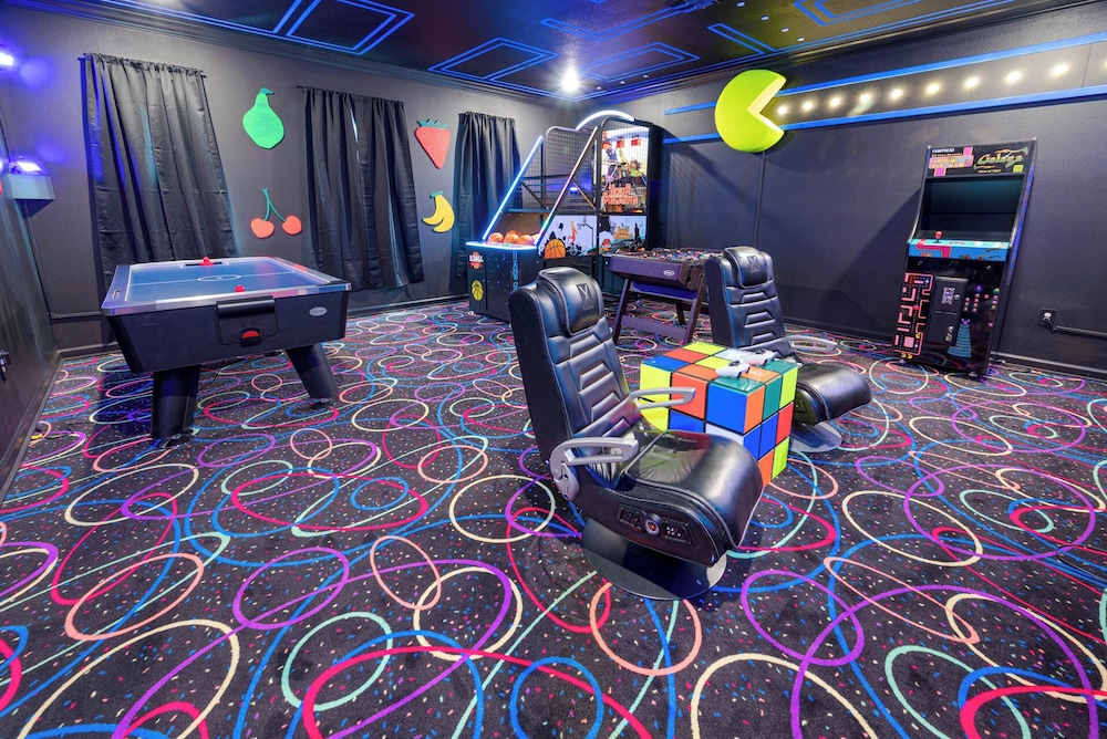 Awesome 8BR Villa Disney Arcade Pool