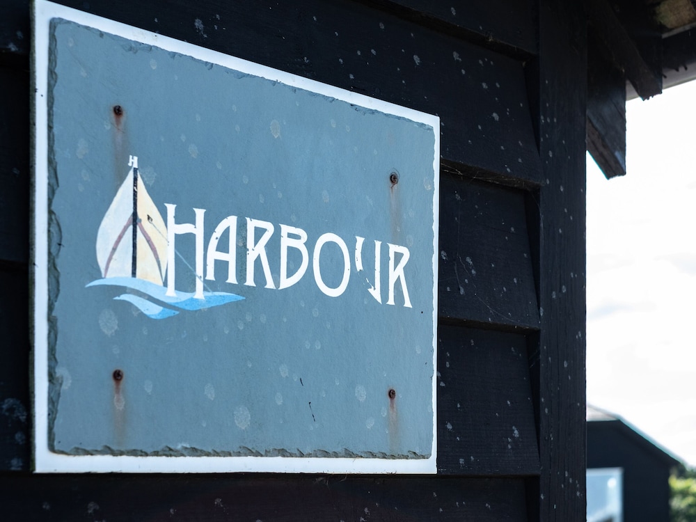 Harbour Lodge