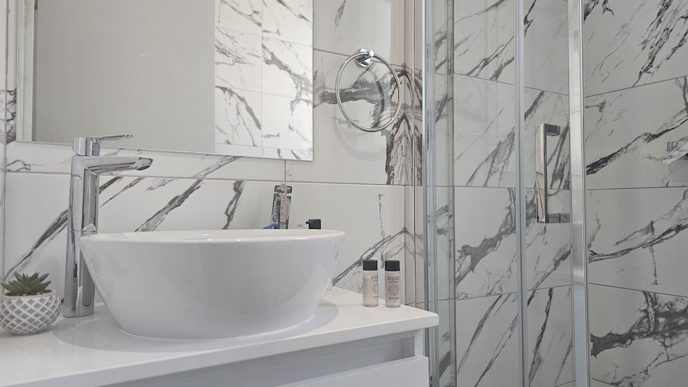 86 LCA - Stay Mackenzie Beach Luxurious Studio