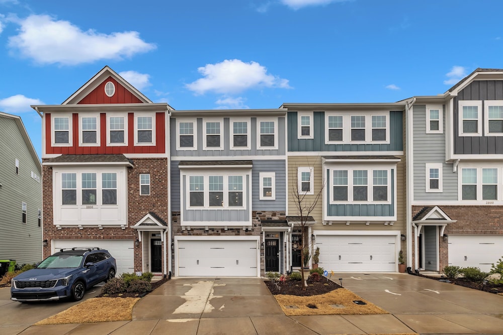 King 4BR Townhouse to Downtown Durham