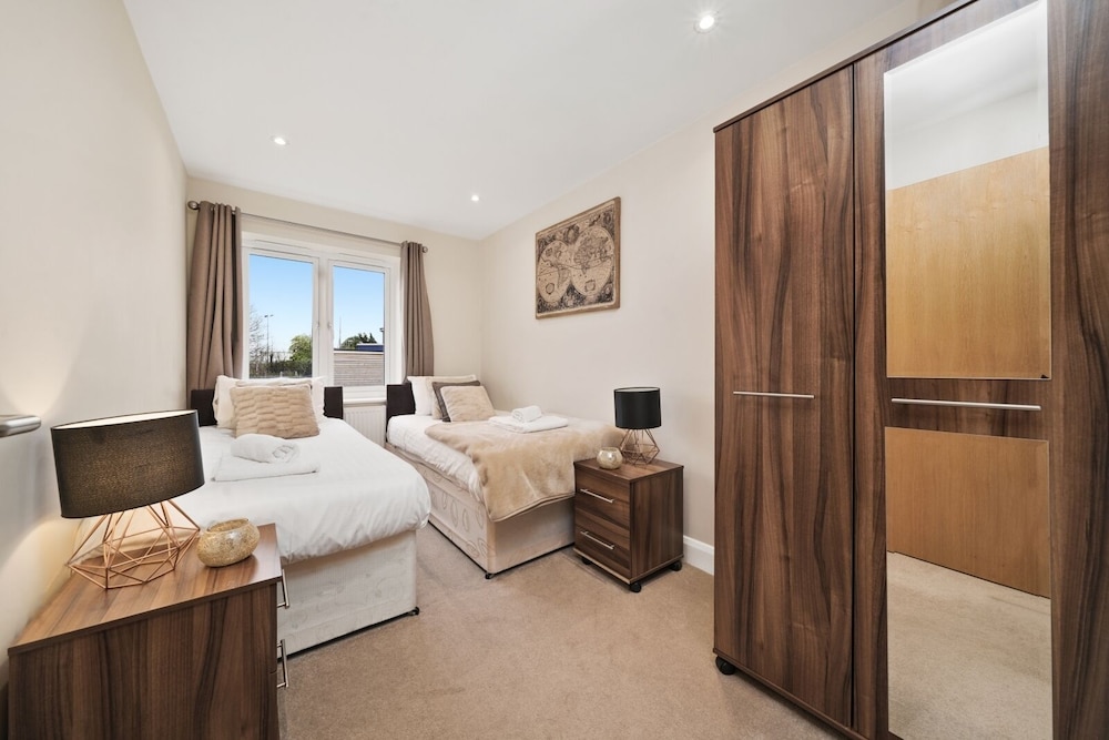 Heathrow Living Serviced Apartments by Ferndale