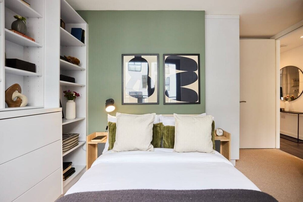 The Kensal Green Wonder - Bright 2bdr Flat With Balcony